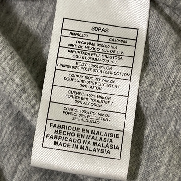 Nike Lightweight Jacket Size M - Picture 8 of 9